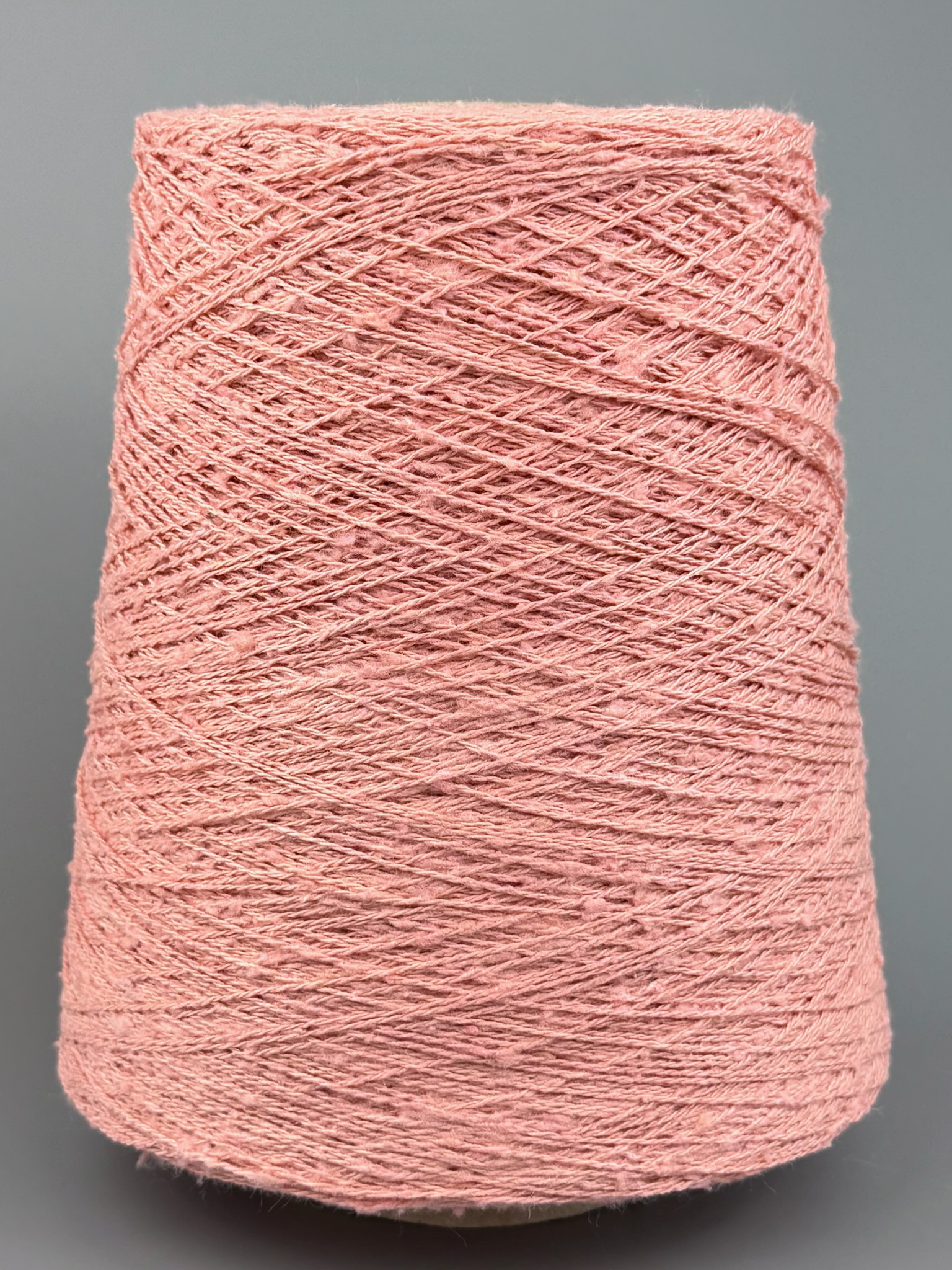 Art. Seta Tweed Bourette – Garn aus 100 % Bouretteseide col. Puderrosa 530 m / 100 g foto 2
